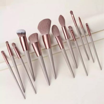 Makeup brushes
